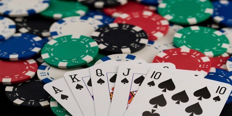 Cách chia bài Poker ở từng vòng cược 
